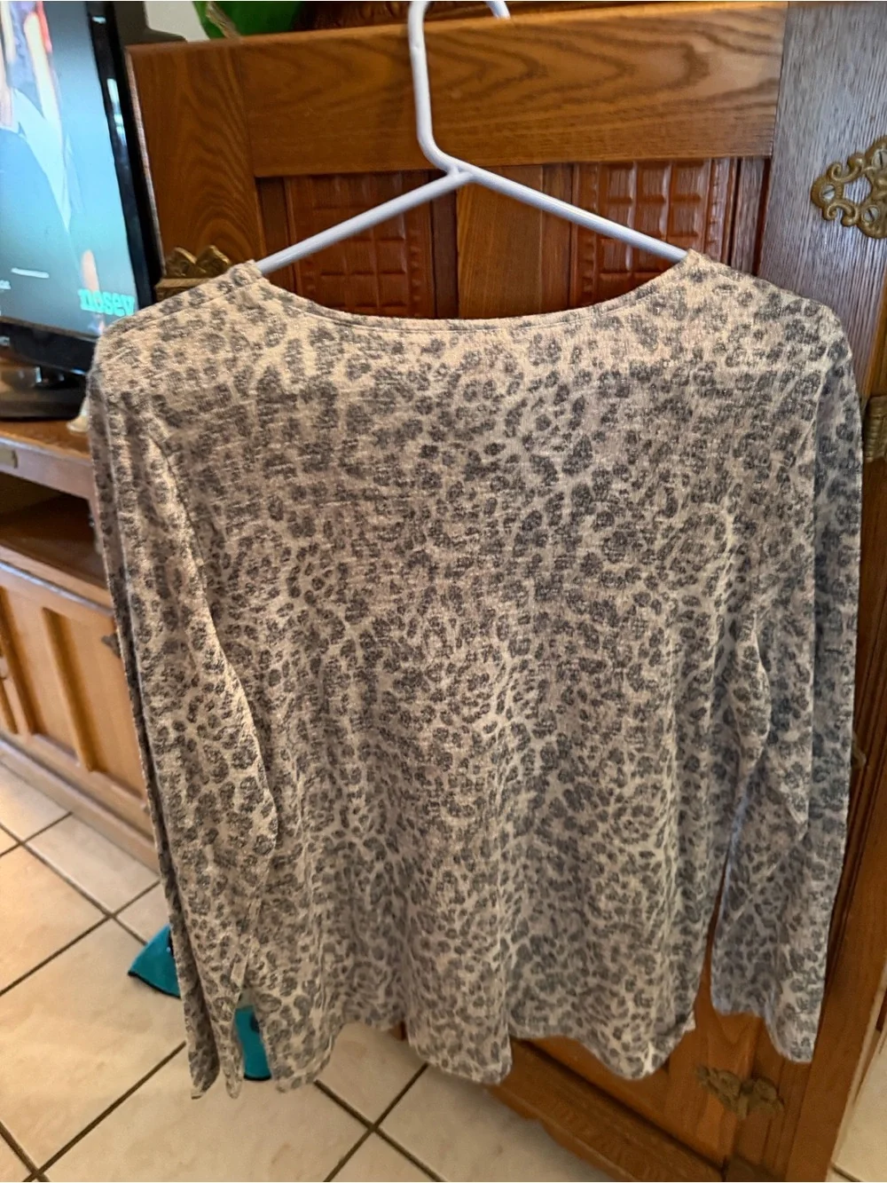 Chico's Gray Leopard-Print Long Sleeve Top-very lightweight